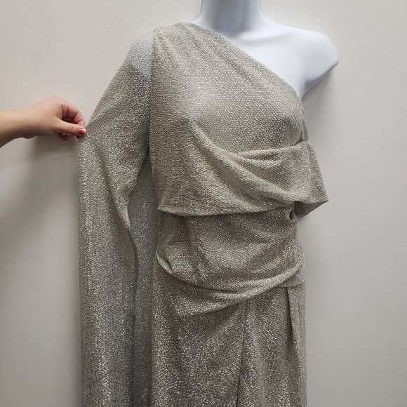 Elegant One-Shoulder Jumpsuit in Silver, so easy to wear! - Picture 3 of 14